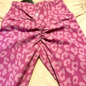 BRAND NEW Ryderwear XSmall Scrunch Butt Legging